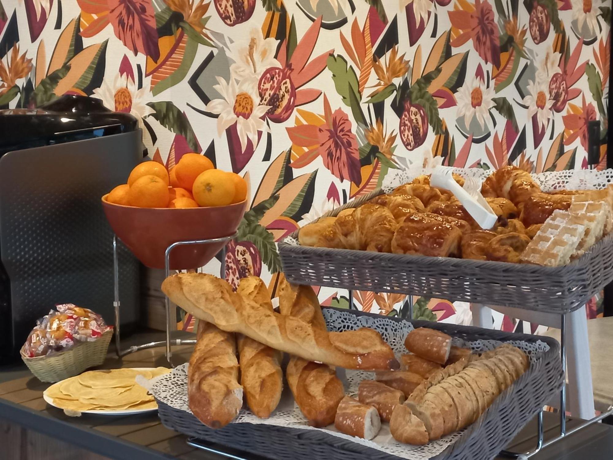 Hotel Restaurant De La Poste Saint-Just-en-Chevalet エクステリア 写真