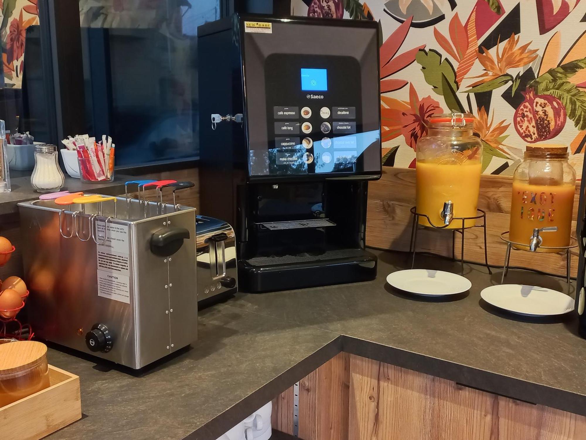 Hotel Restaurant De La Poste Saint-Just-en-Chevalet エクステリア 写真