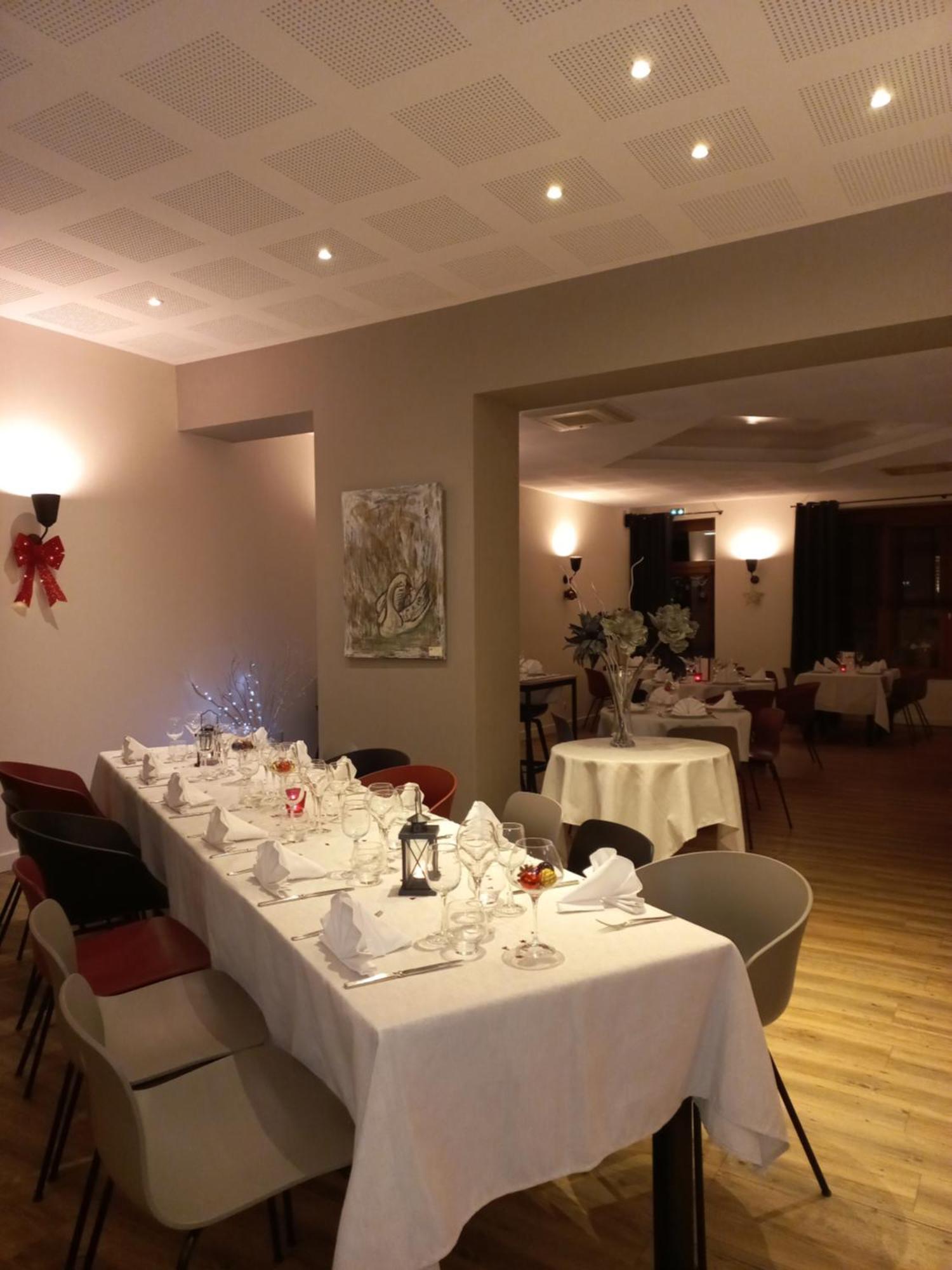 Hotel Restaurant De La Poste Saint-Just-en-Chevalet エクステリア 写真