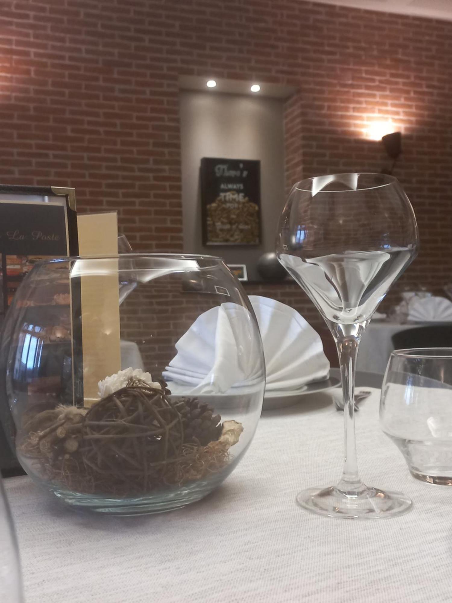 Hotel Restaurant De La Poste Saint-Just-en-Chevalet エクステリア 写真