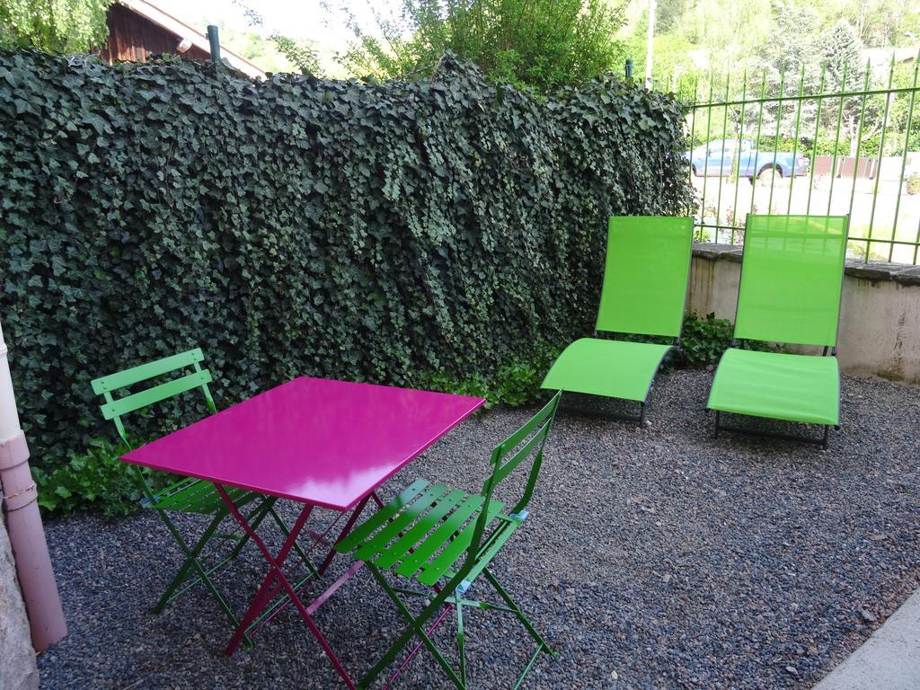 Hotel Restaurant De La Poste Saint-Just-en-Chevalet エクステリア 写真